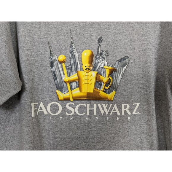 Vintage HRLA Los Angeles short sleeved FAO SCHWARZ Fifth Avenue gray TShirt - Picture 3 of 6